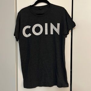 Coin band tee